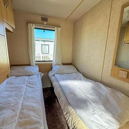 8 Berth Caravan With Free Wifi At Heacham Holiday Park In Norfolk Ref 21008E Экстерьер фото