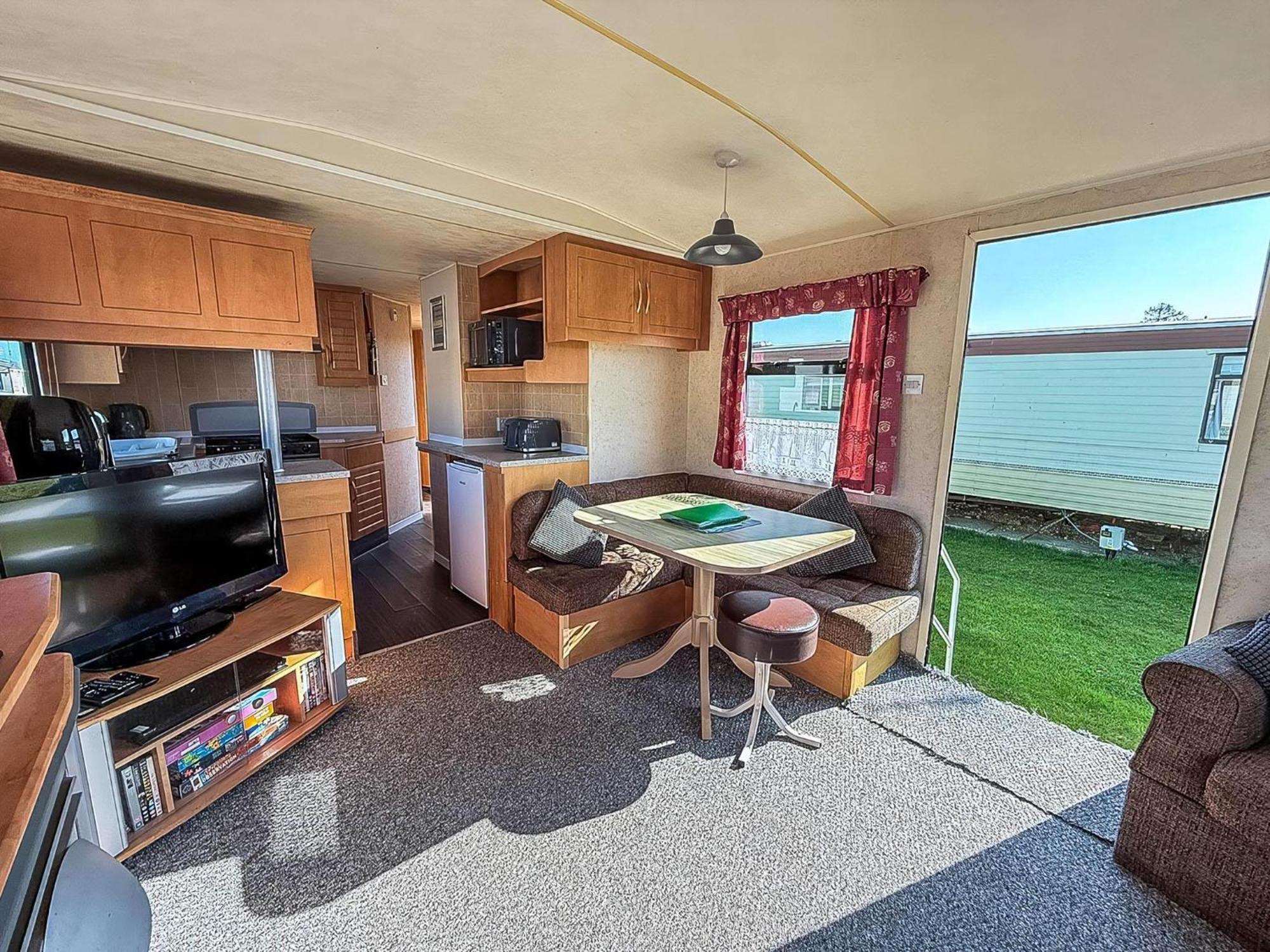 8 Berth Caravan With Free Wifi At Heacham Holiday Park In Norfolk Ref 21008E Экстерьер фото