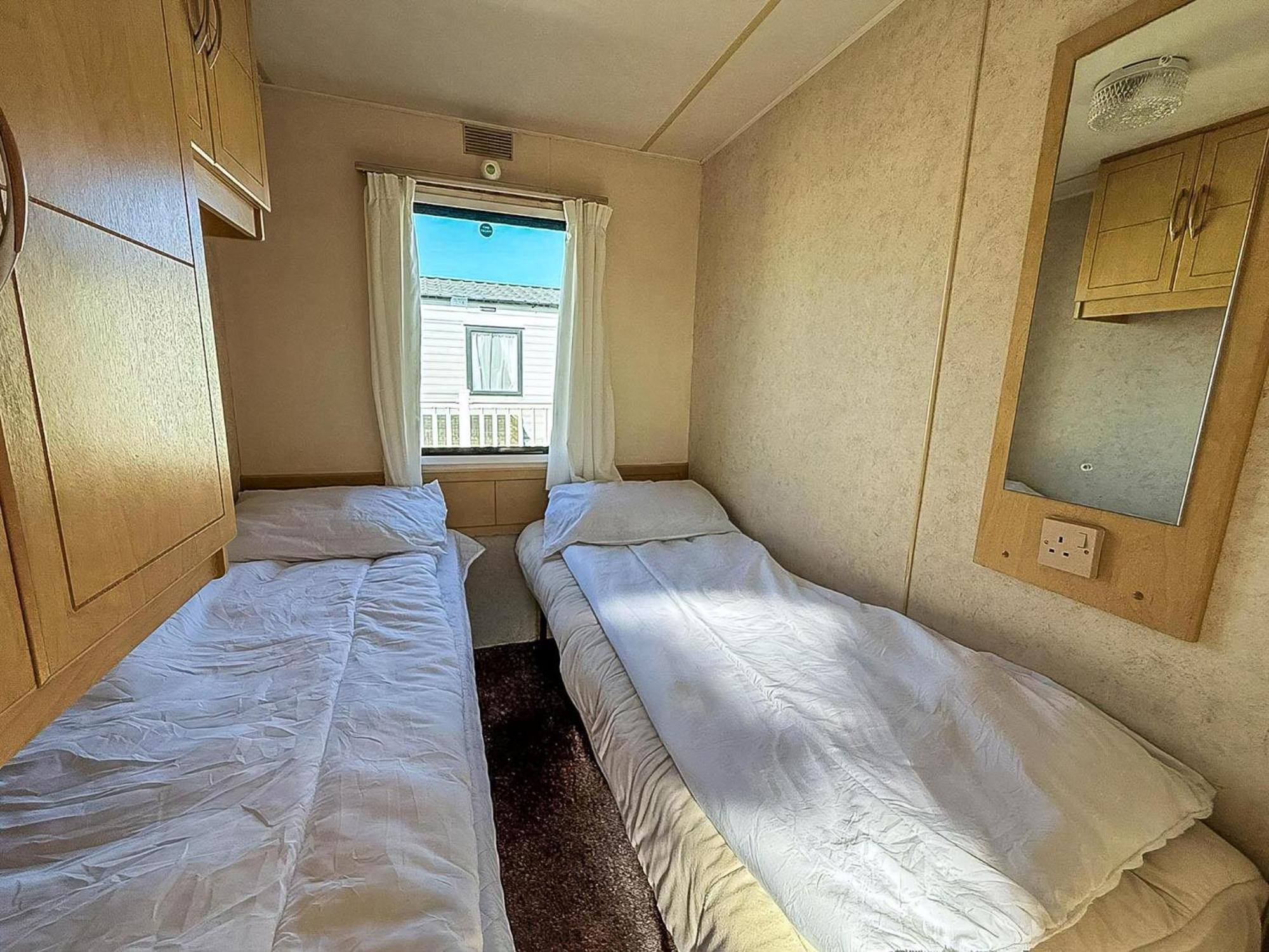 8 Berth Caravan With Free Wifi At Heacham Holiday Park In Norfolk Ref 21008E Экстерьер фото