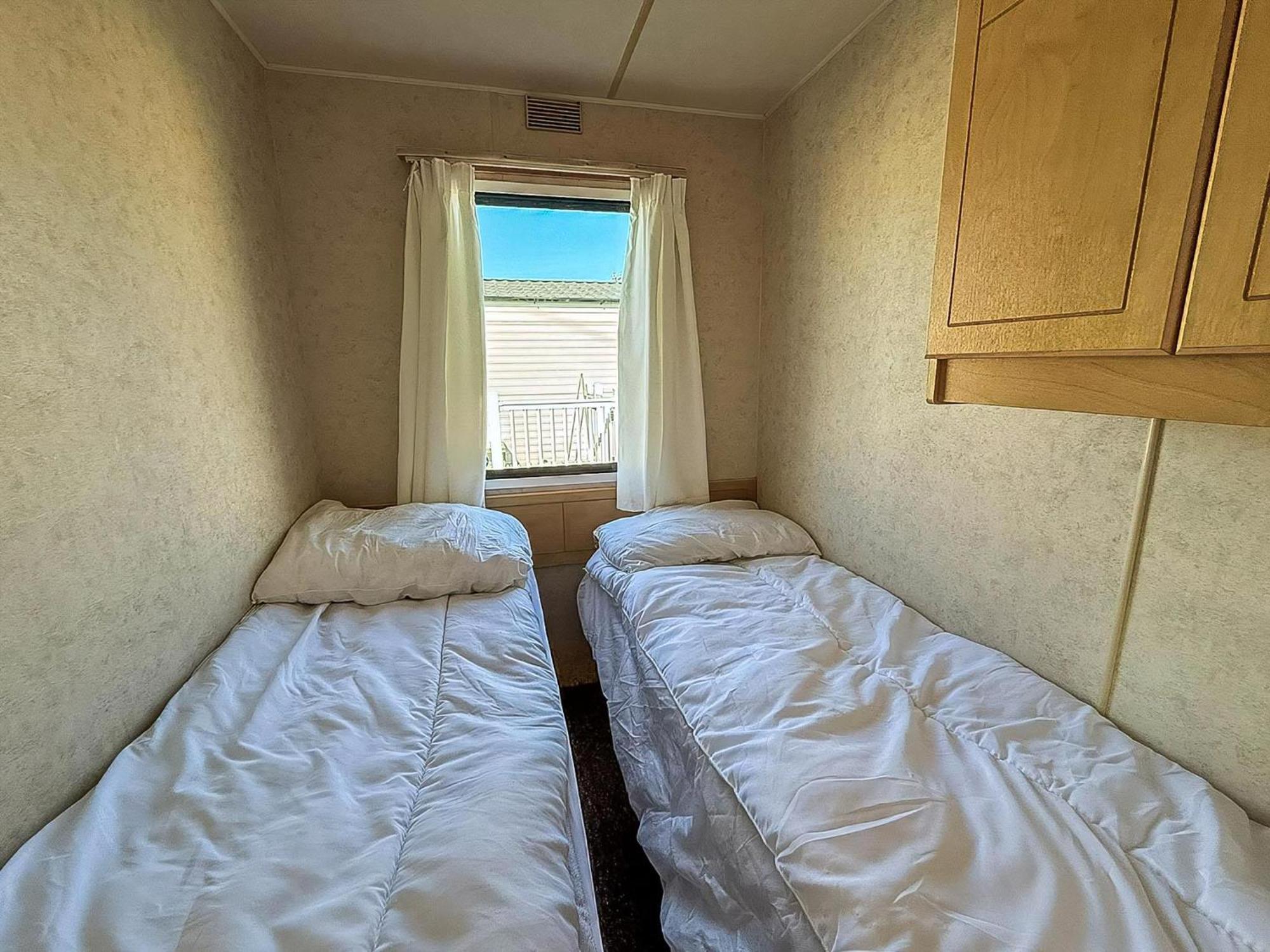 8 Berth Caravan With Free Wifi At Heacham Holiday Park In Norfolk Ref 21008E Экстерьер фото